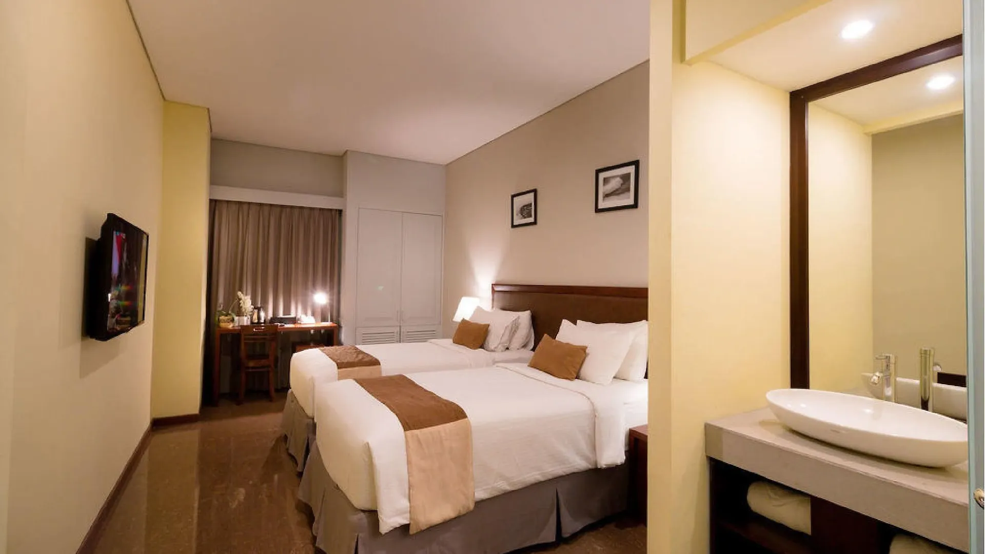 Kutabex Beachfront Hotel Kuta Lombok
