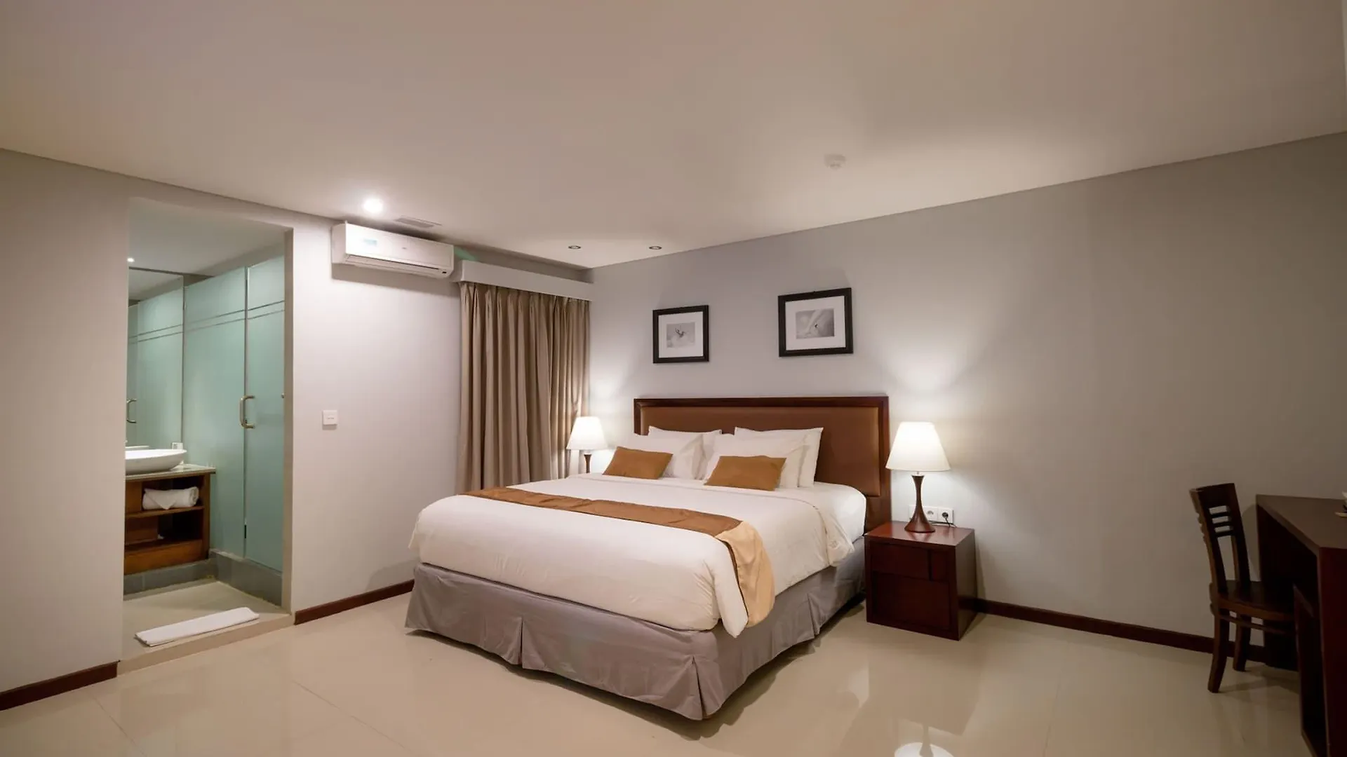 Kutabex Beachfront Hotel Kuta Lombok