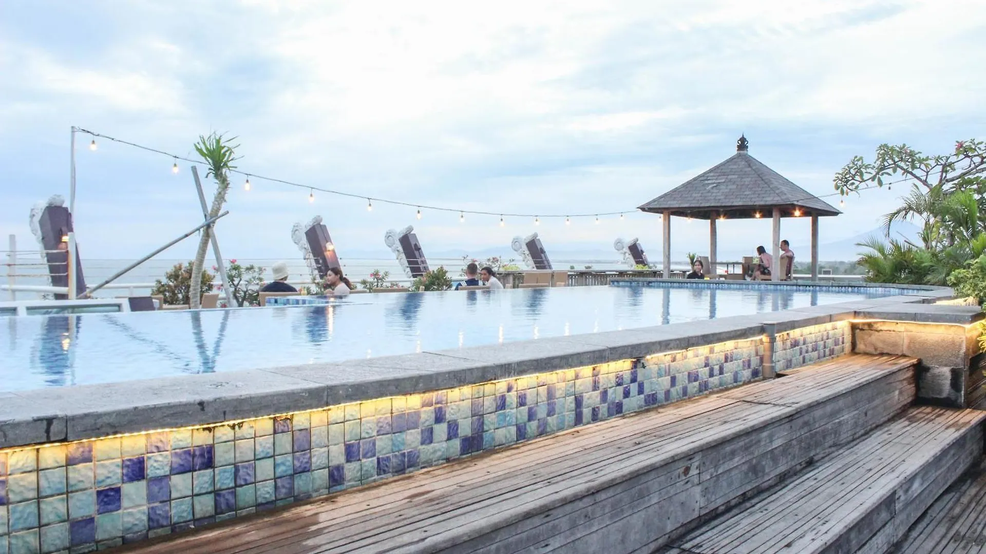 Kutabex Beachfront Hotel Kuta Lombok