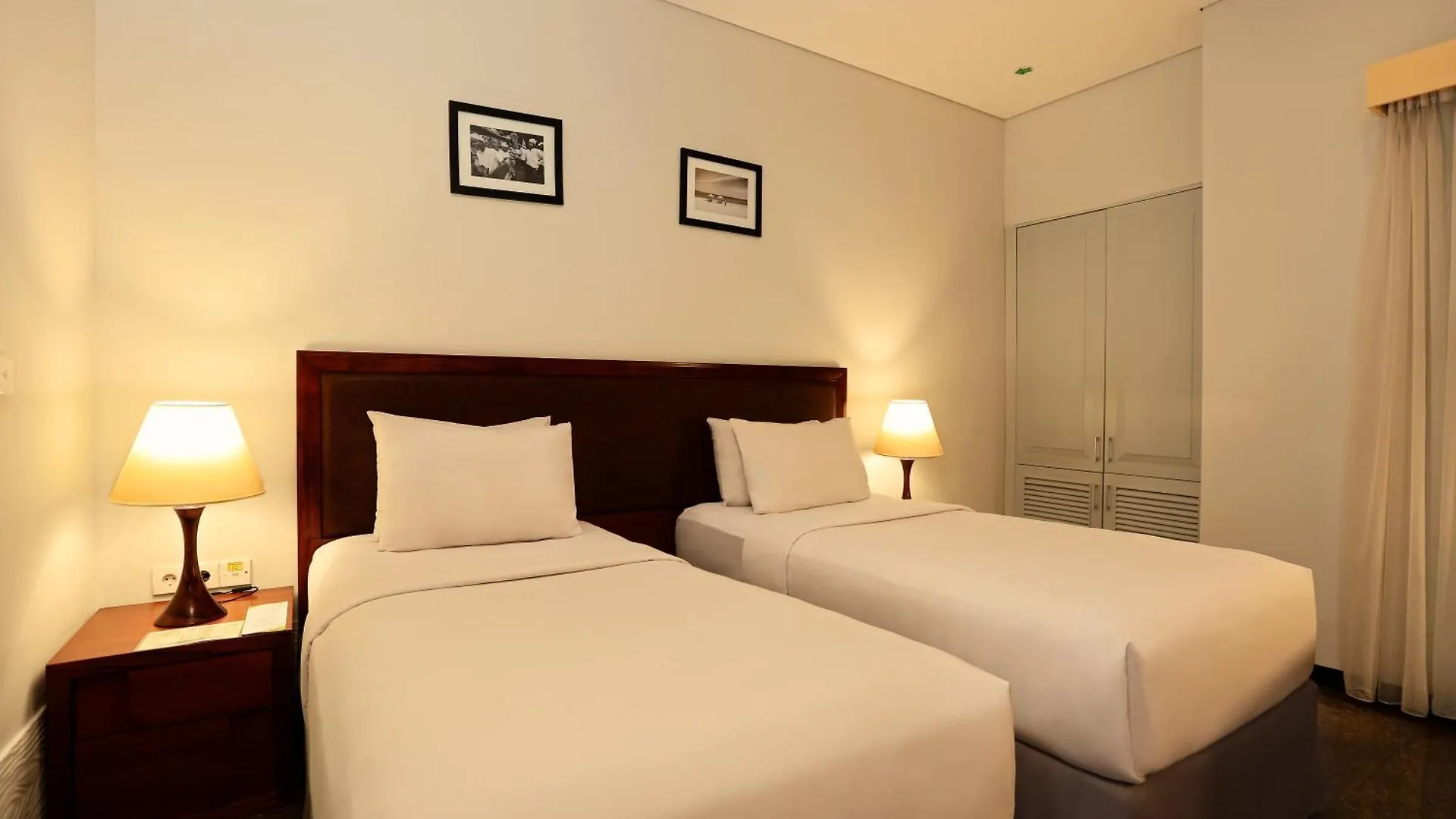 Kutabex Beachfront Hotel Kuta Lombok 3*,  Indonesia