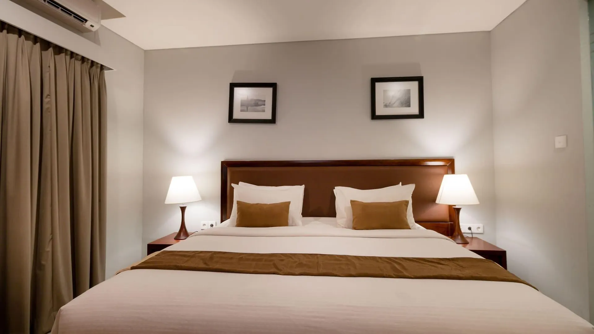Kutabex Beachfront Hotel