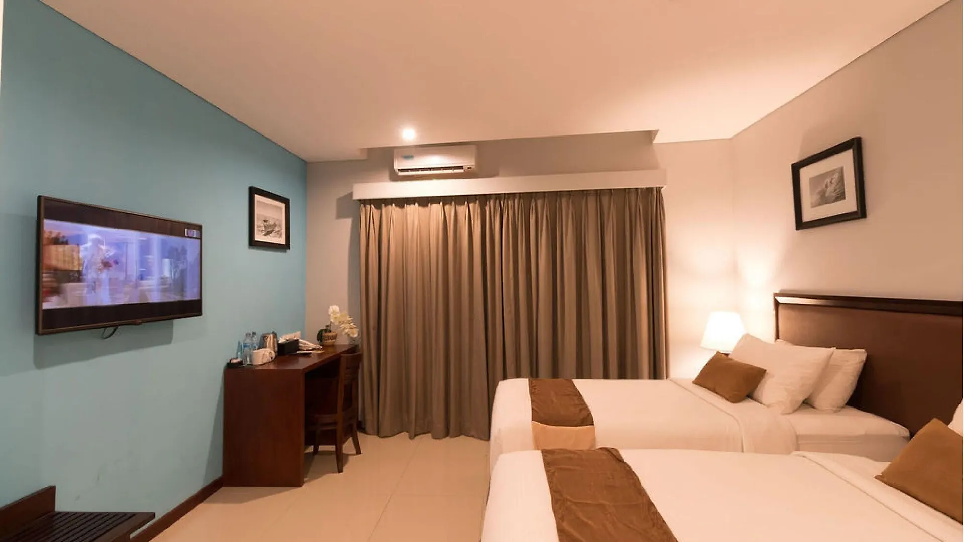 Kutabex Beachfront Hotel