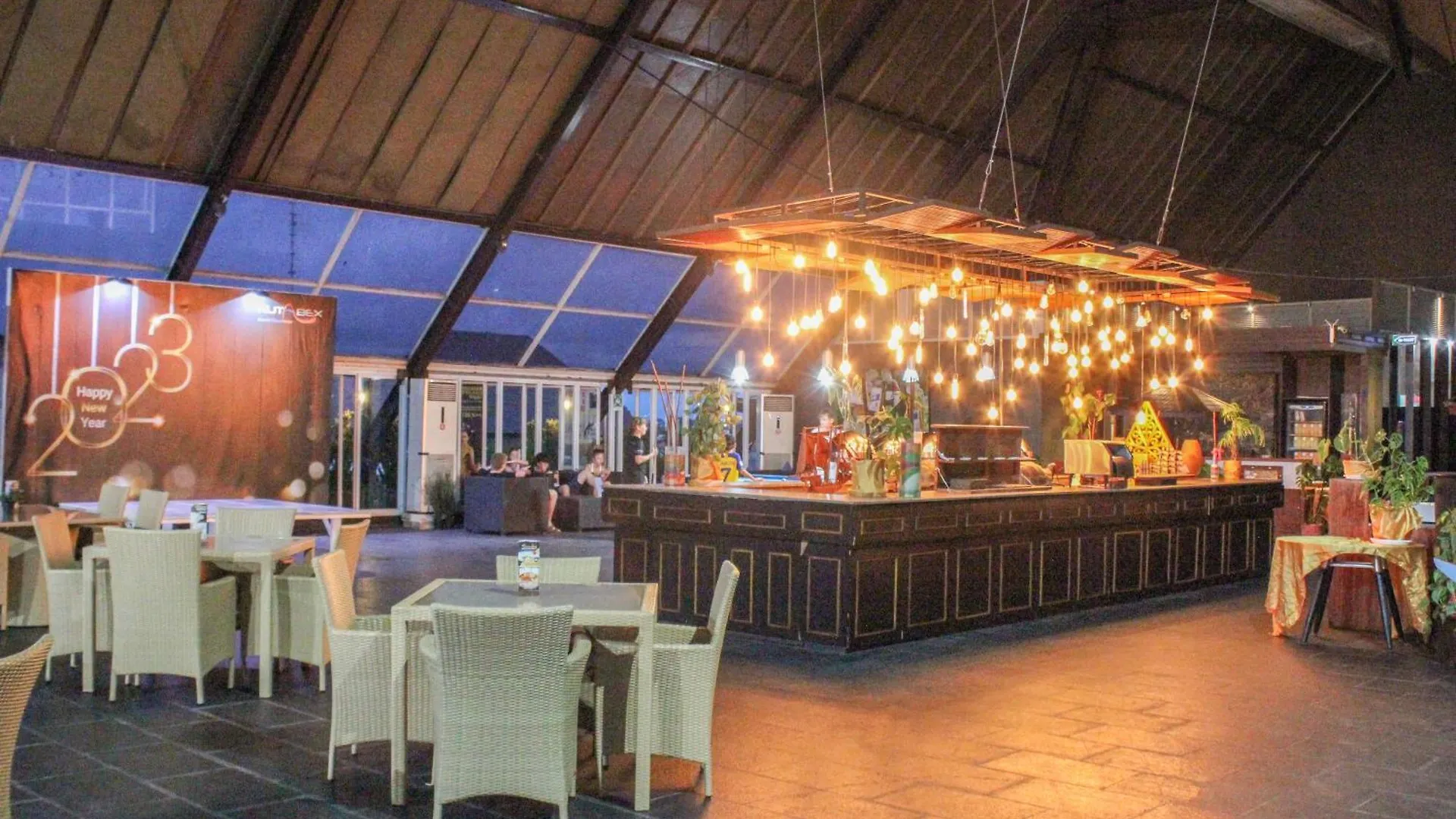Kutabex Beachfront Hotel 3*, Kuta (Bali)