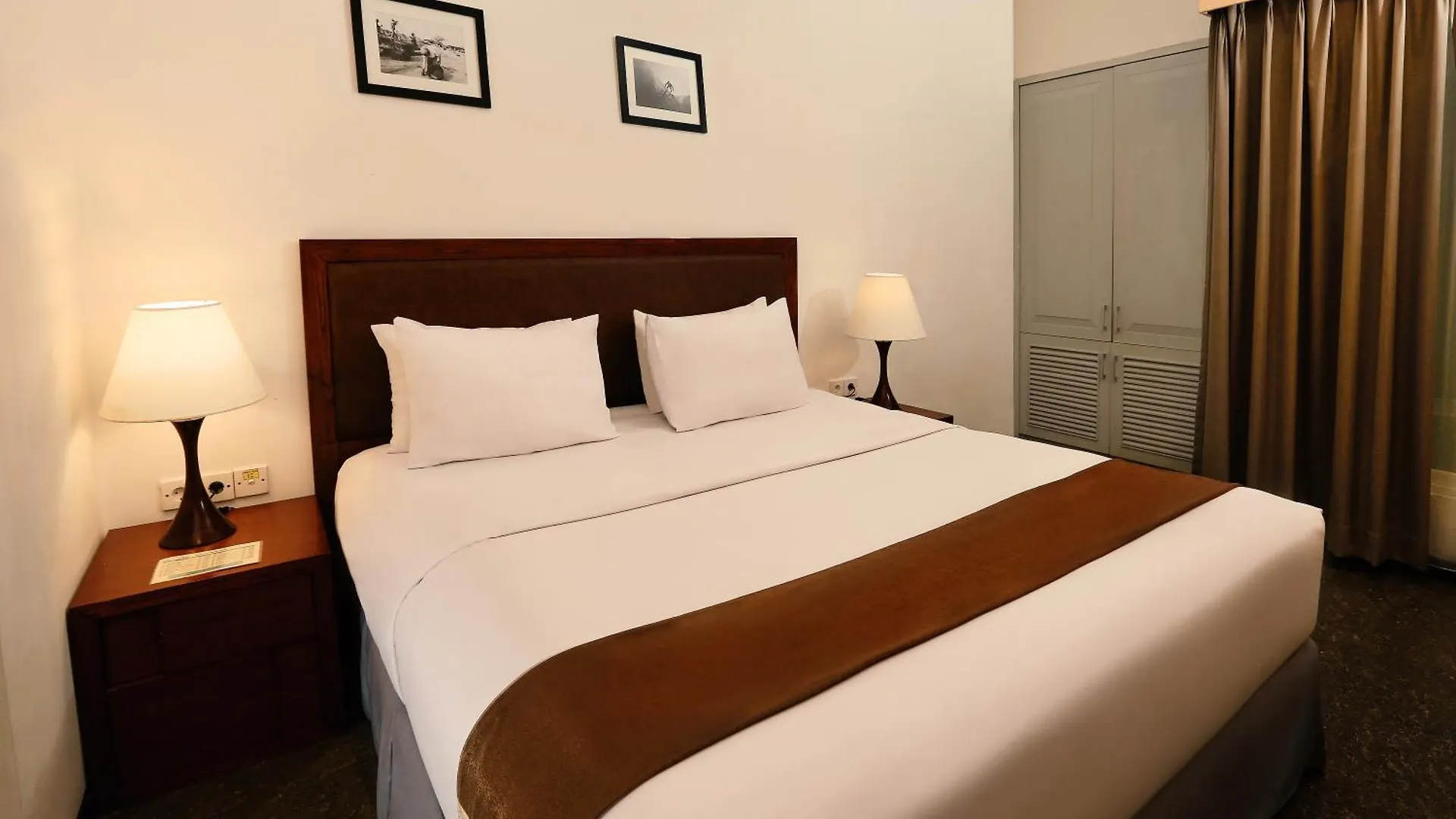 Kutabex Beachfront Hotel