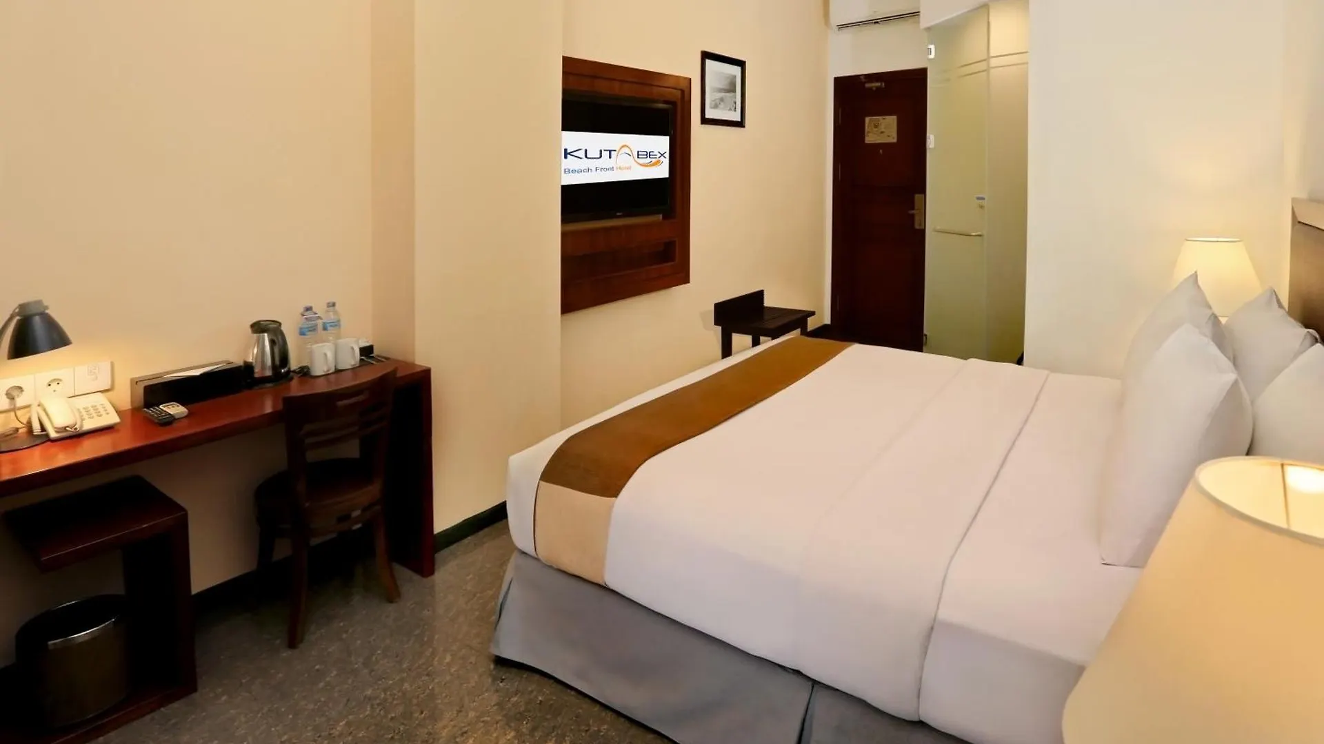 Kutabex Beachfront Hotel