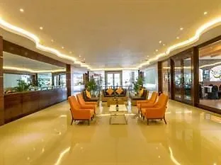 Kutabex Beachfront Hotel