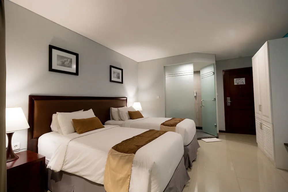 Kutabex Beachfront Hotel