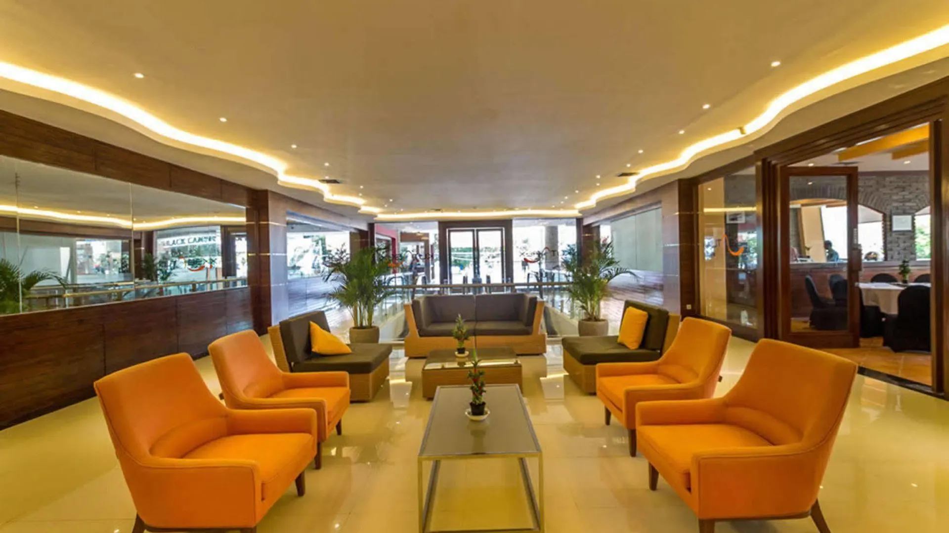 Kutabex Beachfront Hotel