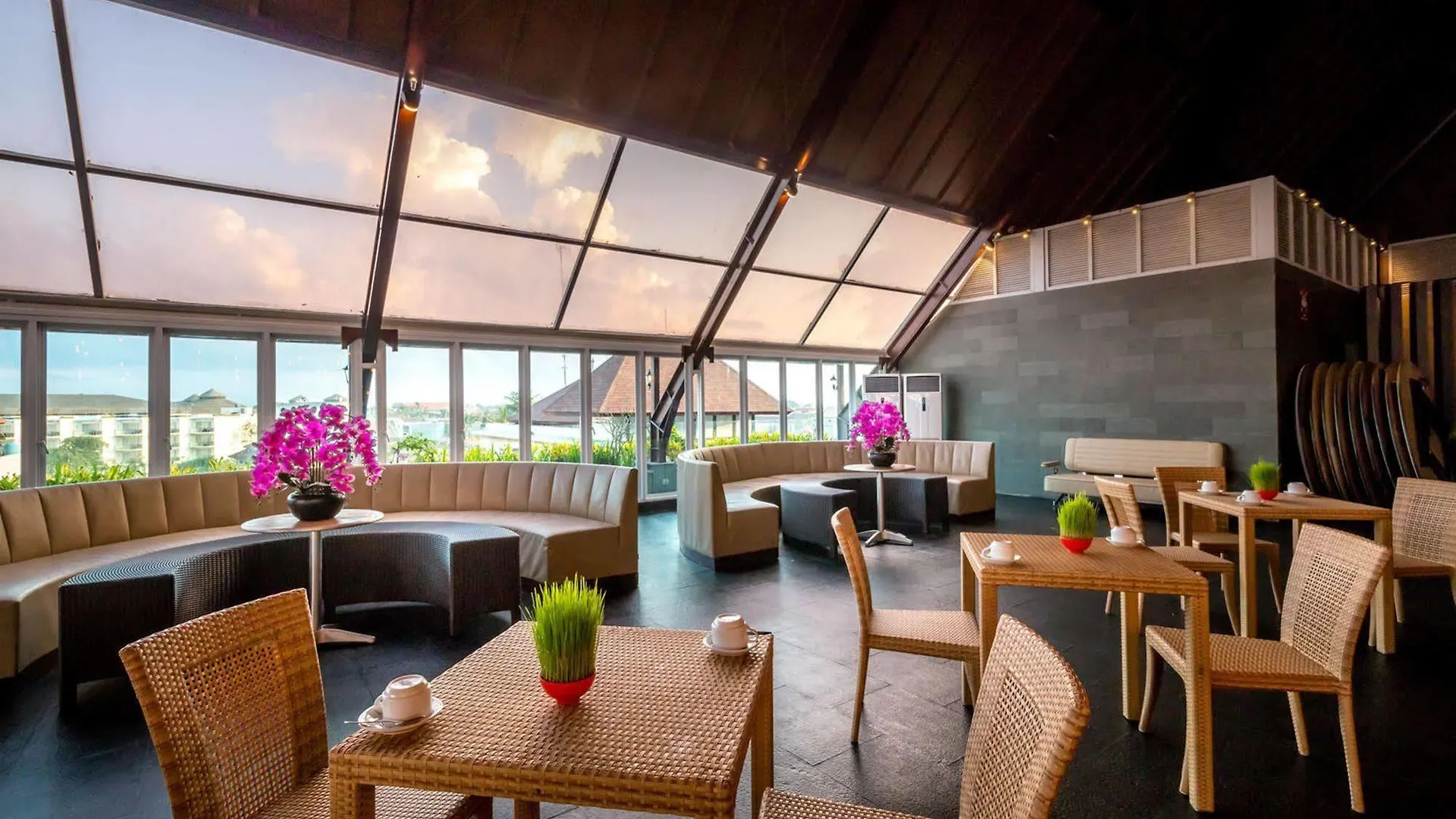 Kutabex Beachfront Hotel 3*, Kuta (Bali) Indonesia