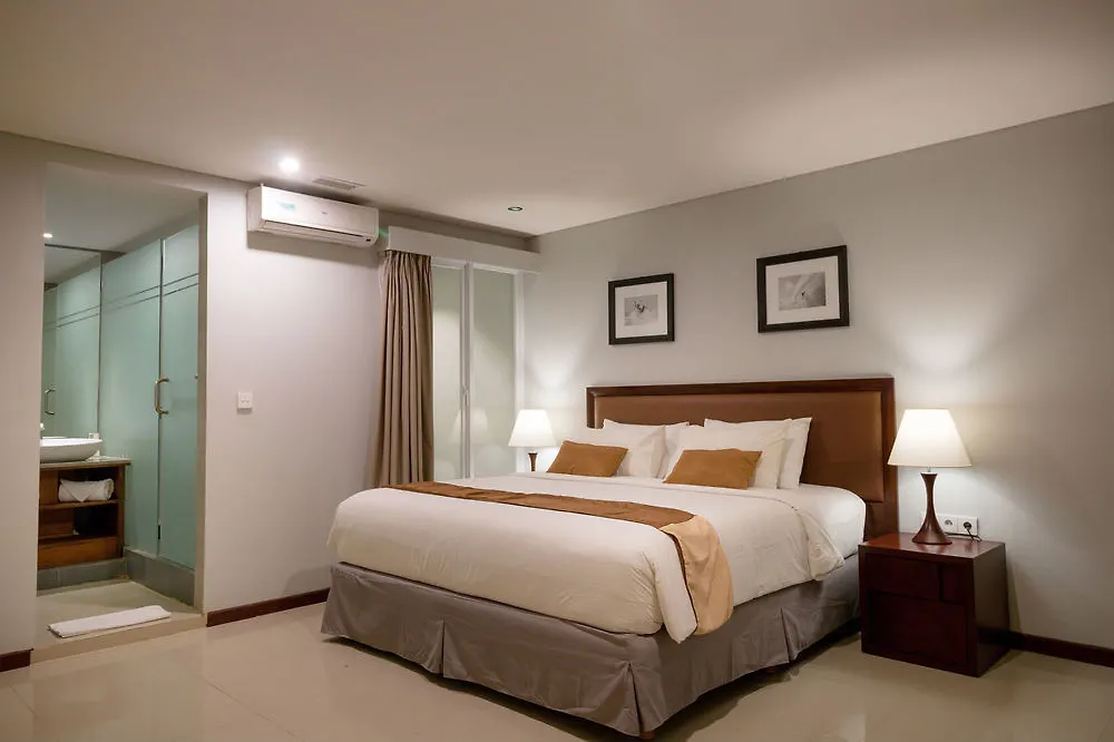 Kutabex Beachfront Hotel